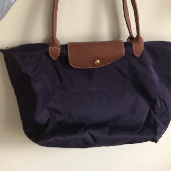 Longchamp Le Pliage violet bag - Picture 2 of 3